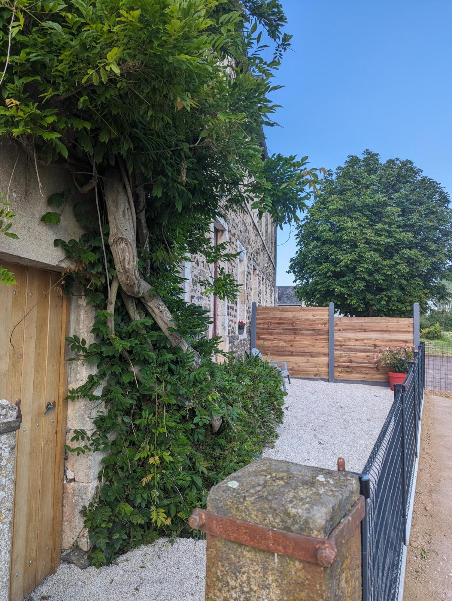 Le Vulcain Apartamento Le Hommet-d'Arthenay Exterior foto